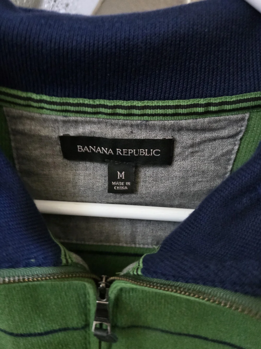 Banana Republic Men’s Green Zip Sweater with Navy Collar Sz.M